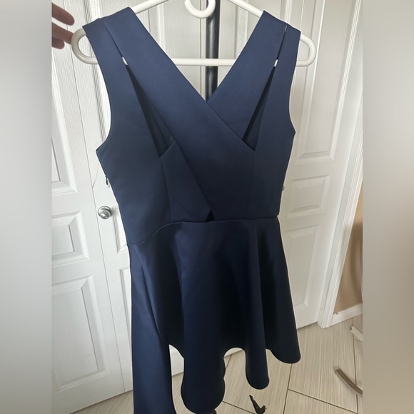 Guess New with tag agrafia  dress in Hawaiian blue - Picture 9 of 12